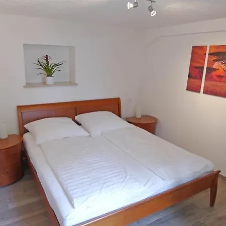 Апартаменты Apartment Close To Nature Lake And Starnberg Штарнберг