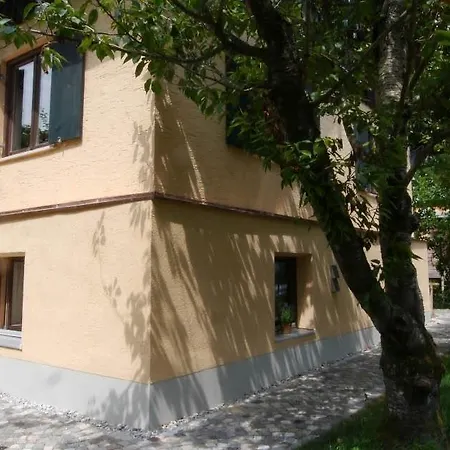 Апартаменты Apartment Close To Nature Lake And Starnberg